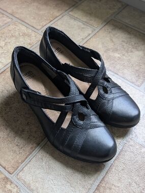 Earth Origins Women's Black Heels